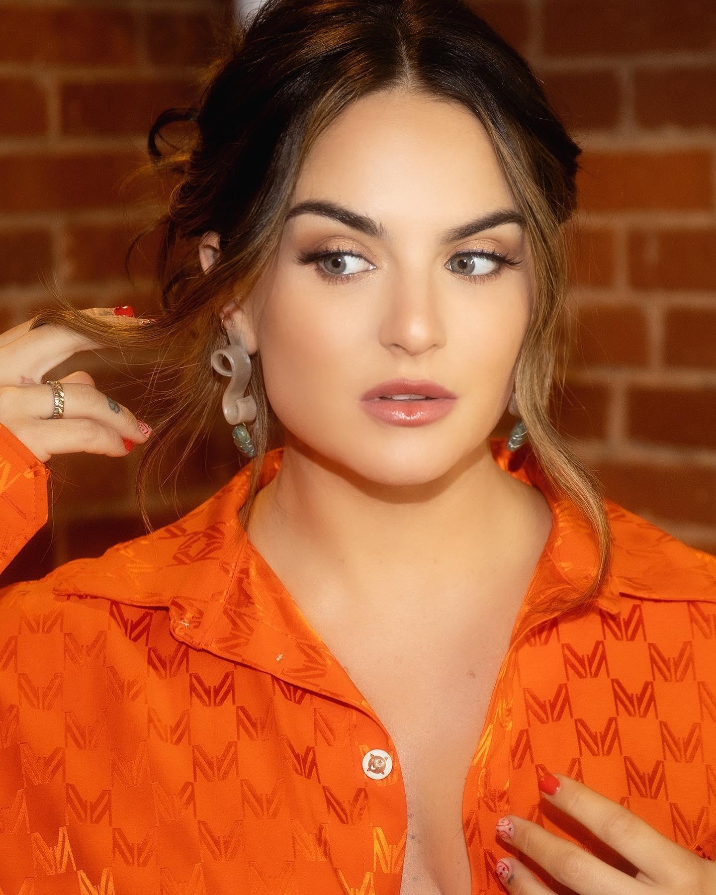 cade campbell like jojo levesque boobs photo bibiana barreto recommends jojo levesque boobs pic